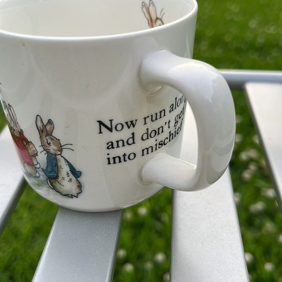 Wedgwood Peter Rabbit plate set - Picture 8 of 11